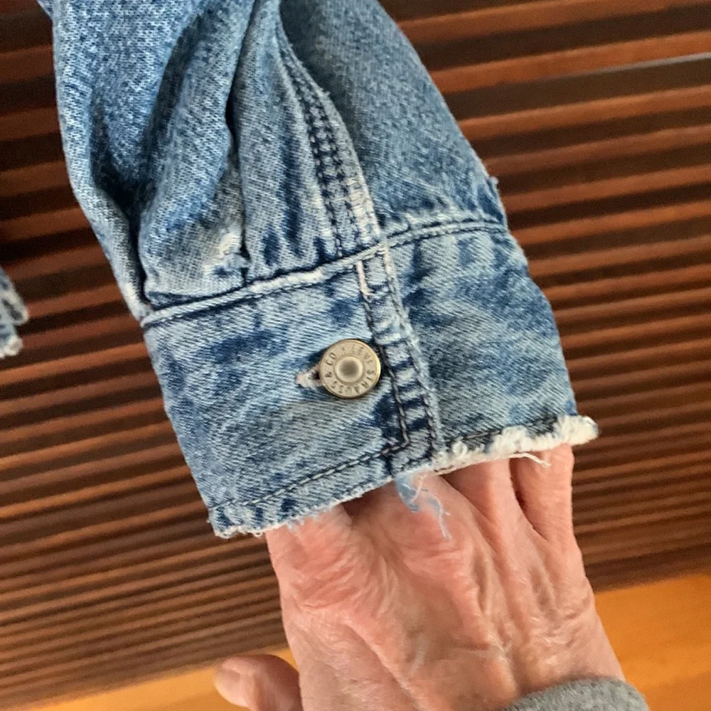 🎉NEW LISTING!🎉Vintage Levi’s shirt/shacket